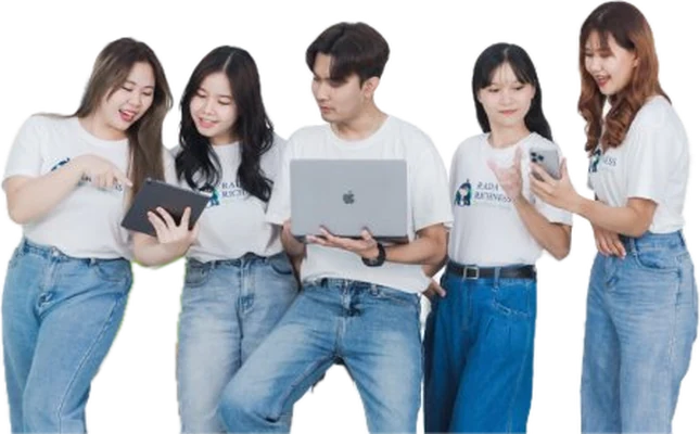 ทีมกลยุทธ์และครีเอทีฟของ รดา ริชเนส