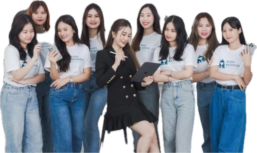 ทีมงานบริษัท รดา ริชเนส จำกัด ทั้งทีมยกนิ้วโป้ง